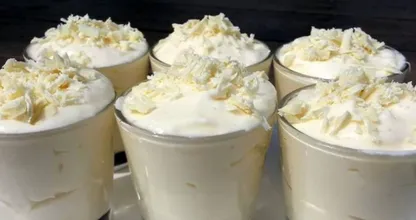 Luftiges Mousse au Chocolat aus weißer Schokolade!