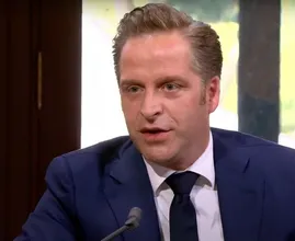 Volgens Hugo de Jonge zijn de meeste coronaregels in september van tafel