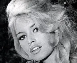 So sieht die Ikone Brigitte Bardot der 50-iger und 60-iger heute aus... Erkennst du sie wieder?