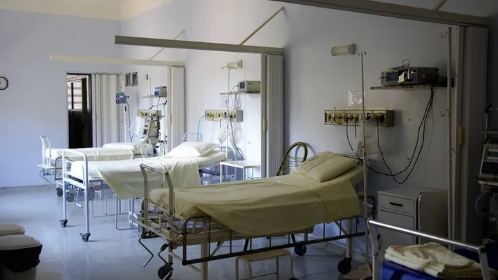 Vrouw wordt wakker na coronacoma van 7 weken en ontdekt iets spectaculairs