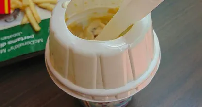 Halt dich fest: McDonalds führt diesen alt bekannten McFlurry Geschmack wieder ein!