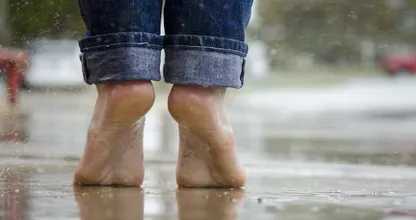 6 dicas sobre como prevenir e se livrar dos pés suados