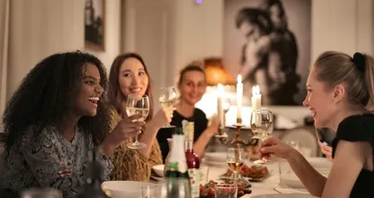 Aha: uit eten met collega’s leidt tot betere werkprestaties