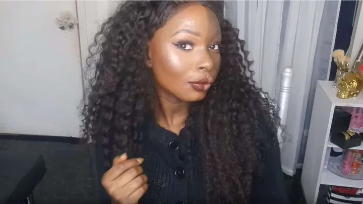 Deze bekende Amerikaanse beautyblogger met brandwonden laat zien wat je met make-up allemaal kunt doen! Dit is zo inspirerend!