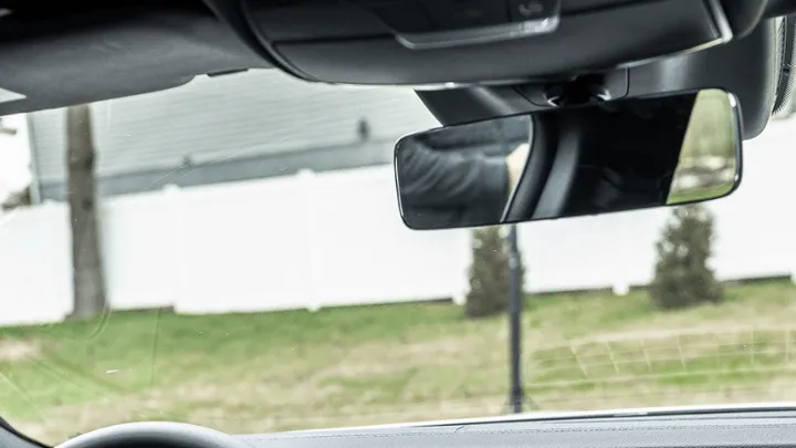 25 recursos ocultos em carros que você esqueceu