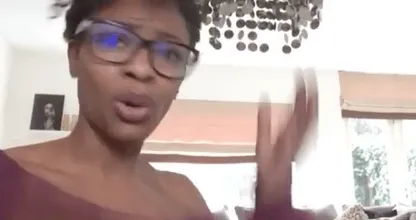 Sylvana Simons is aan het vloggen geslagen en heeft DIT te zeggen over de Sinterklaasintocht.. Facebookers zijn woedend, wat vind jij hiervan?