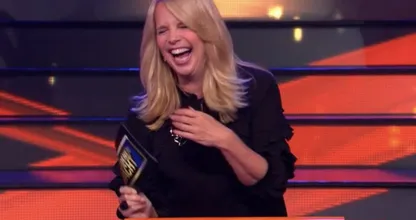 Miljoenenjacht hilariteit: Linda de Mol krijgt slappe lach en opwinding over kandidaat Tim