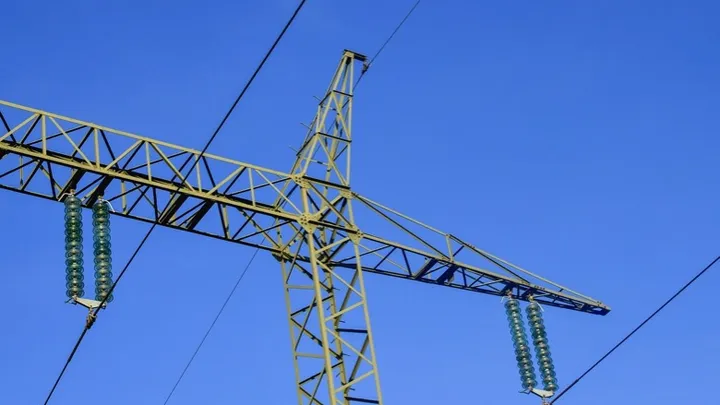Oh, entonces esto es lo que significan esas bolas en los cables de alto voltaje