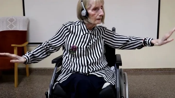 Prima ballerina met Alzheimer herinnert zich dans wanneer ze muziek van Het Zwanenmeer hoort