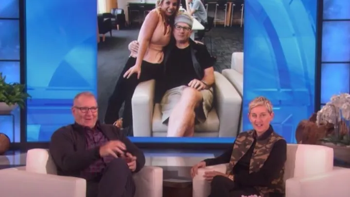 Ed O'Neill de Modern Family n'a pas réalisé avec qui il posait sur cette photo.