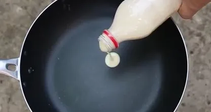 Einfaches leckeres Pfannenkuchen Rezept - praktisch aus der Flasche und ohne Abwasch