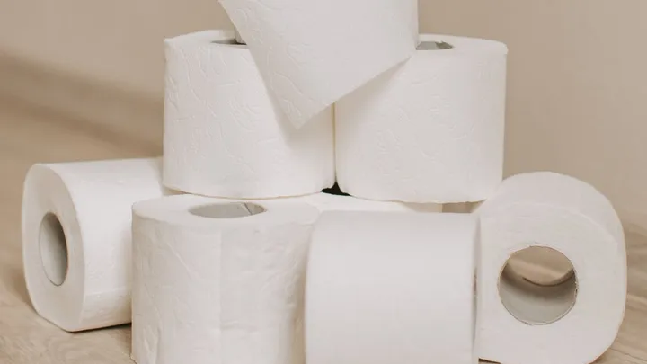 Wacht, wat? Je zou een wc-rol in de koelkast moeten leggen om deze reden