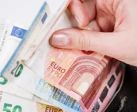 Hand op de knip: voeding en kleding zijn duurder geworden