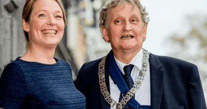 Kippenvel: weduwe Eberhard van der Laan schrijft ontroerende column over gemis