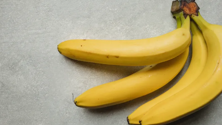 6 trucos prácticos para que tus plátanos no se estropeen